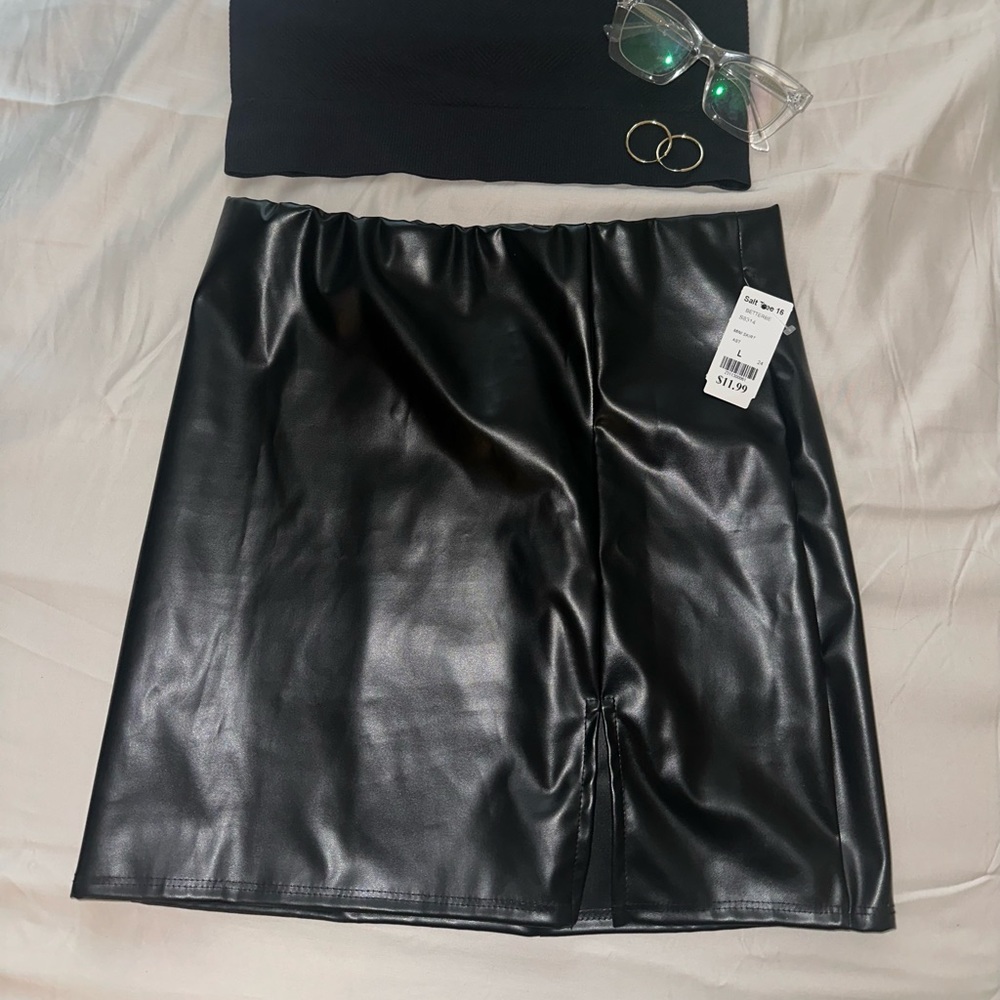New black Mini skirt